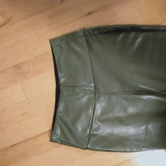 Green Leather Pants - Picture 4 of 5